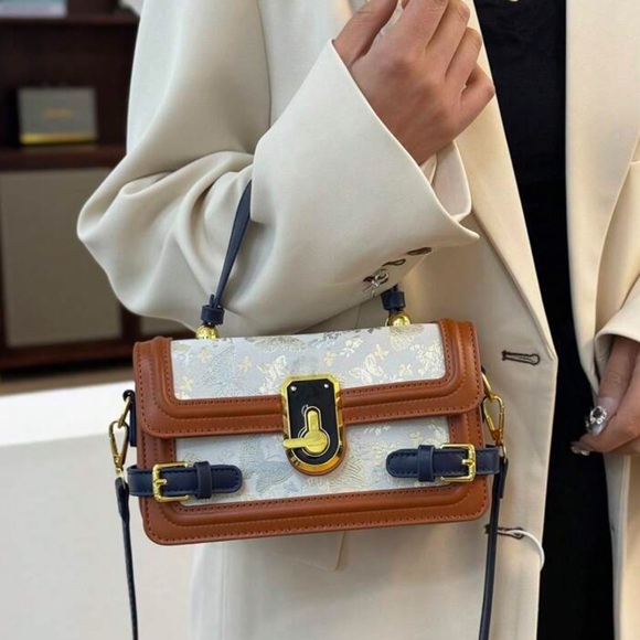 Elegant Brown and Cream Handbag - Picture 3 of 5